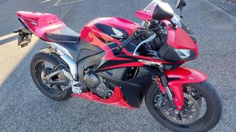 Honda CBR 600 RR (2007 - 08) usata