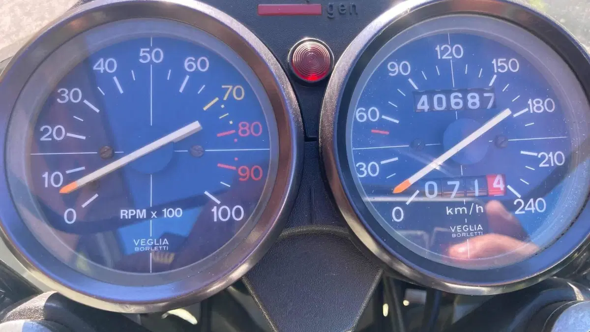 Moto Guzzi   (8)