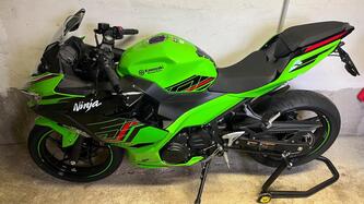 Kawasaki Ninja 400 (2023) usata