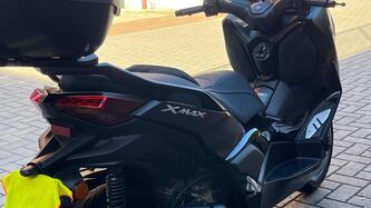 Yamaha X-Max 300 Tech Max (2021 - 24) usata
