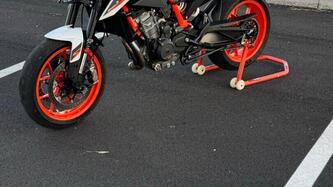 KTM 890 Duke R (2021) usata