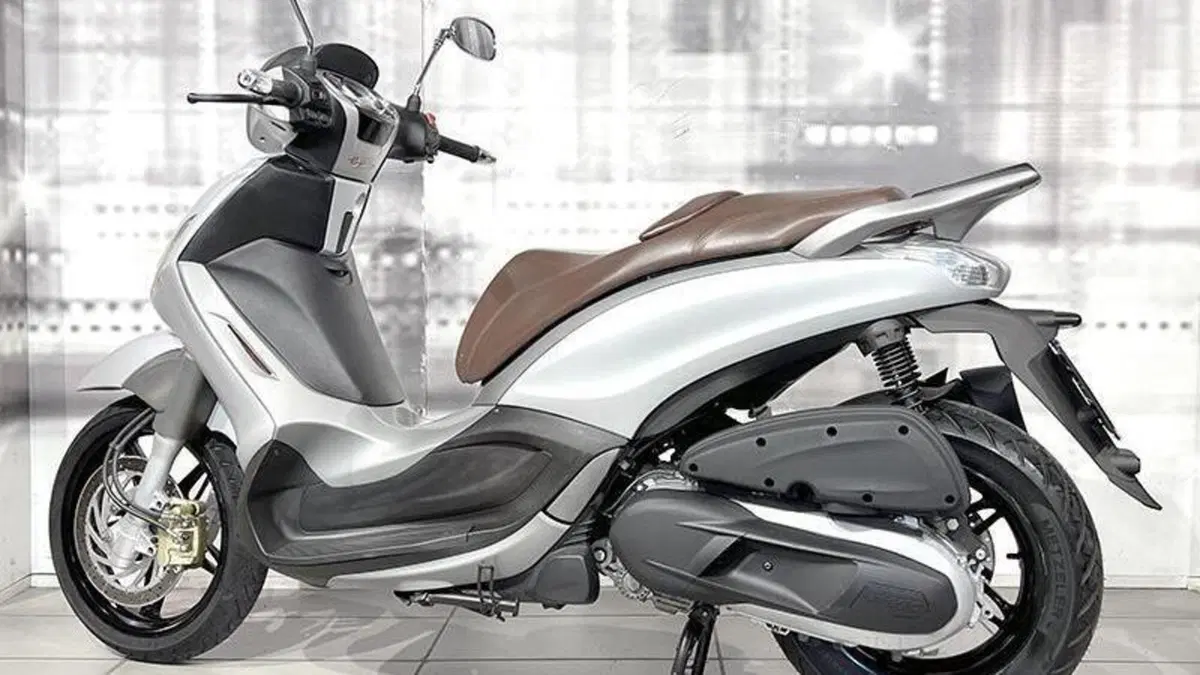 Piaggio Beverly 350 SportTouring ie (2011 - 15)  (2)