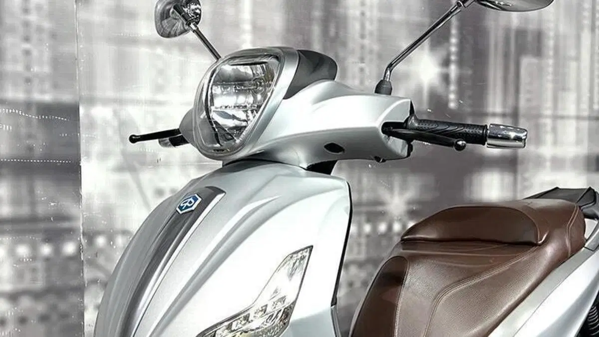 Piaggio Beverly 350 SportTouring ie (2011 - 15)  (5)
