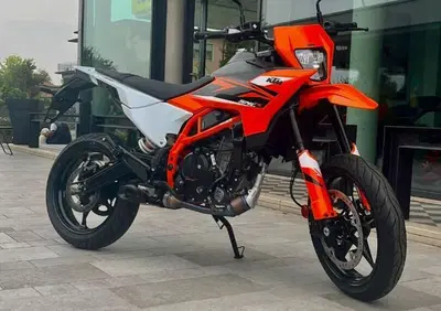 KTM 125 SMC R (2025 - 26) - Annuncio 9812278