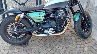 Moto Guzzi V9 Bobber Centenario (2021 - 22) usata