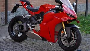 Ducati Panigale V4 S (2025) 