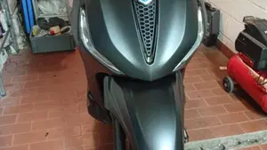 Piaggio Beverly 300 S ABS-ASR (2021 - 25)  (2)
