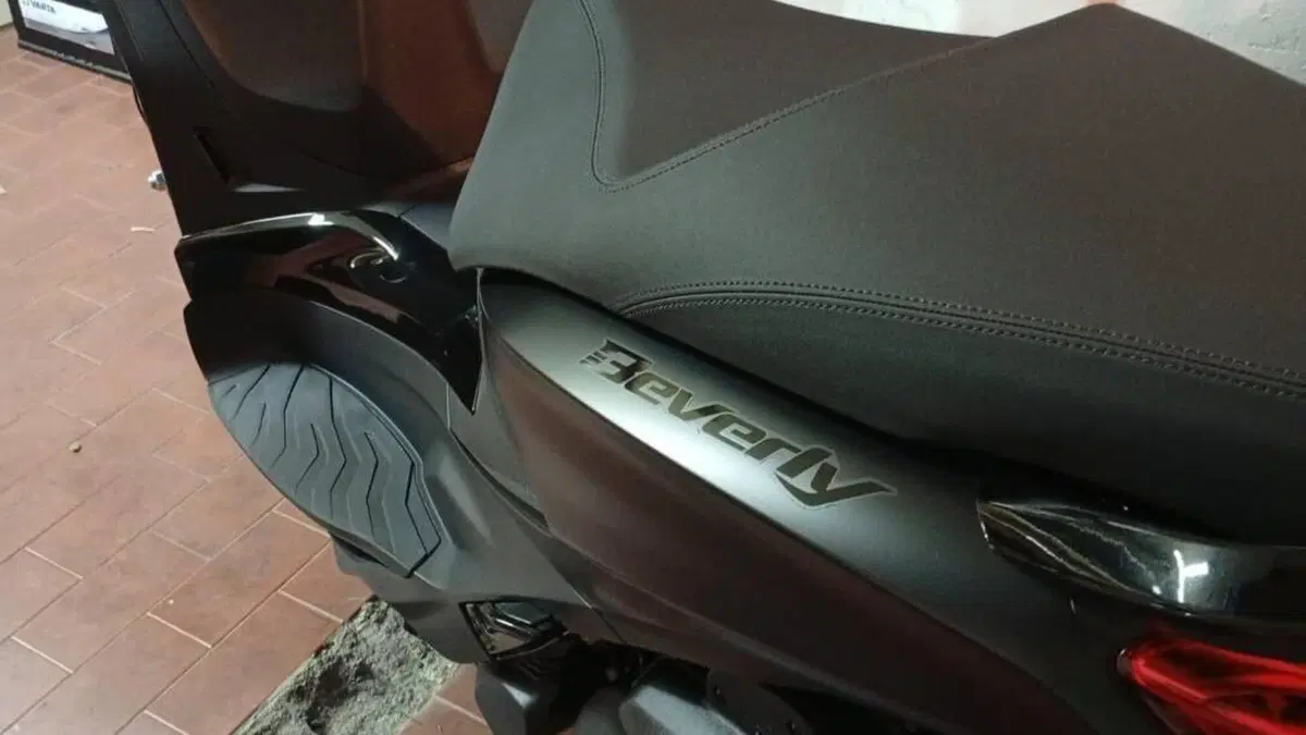 Piaggio Beverly 300 S ABS-ASR (2021 - 25)  (4)