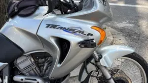 Honda Transalp XL 650V (2005 - 06)  (6)