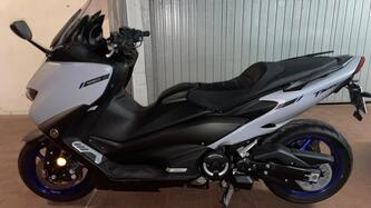 Yamaha T-Max 560 Tech Max (2021) usata