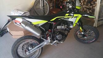 Fantic Motor Motard 125 Performance 4t (2020) usata