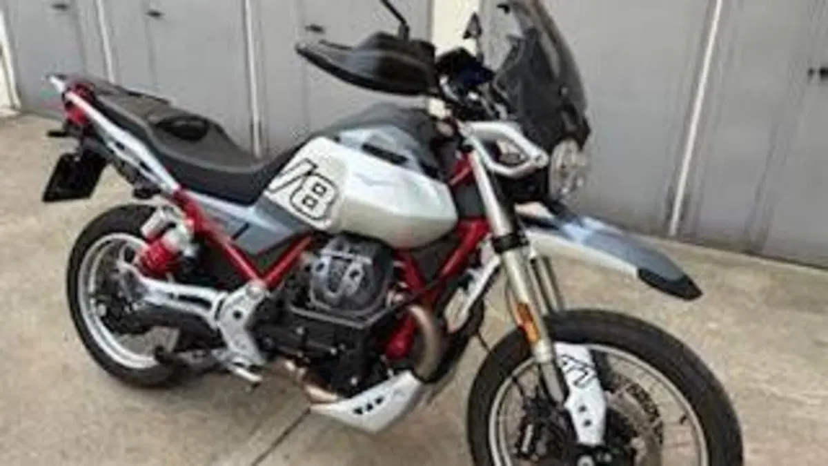 Moto Guzzi V85 TT (2024 - 26) 