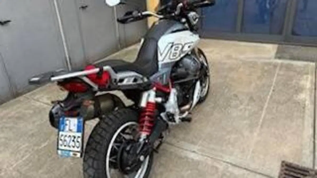 Moto Guzzi V85 TT (2024 - 26)  (4)