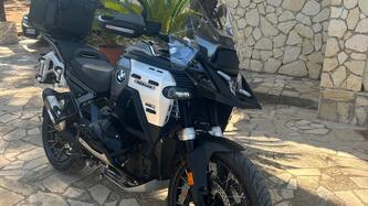 Bmw R 1300 GS Adventure Triple Black (2025) usata