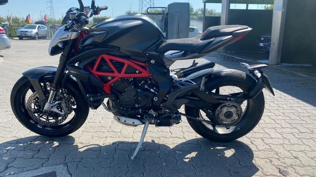 MV Agusta Brutale 800 EAS ABS (2016 - 19)  (2)