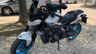 Yamaha MT-09 Y-AMT (2024 - 25) usata