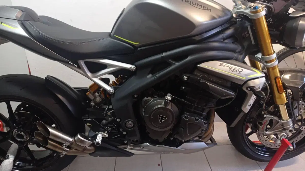 Triumph Speed Triple 1200 RS (2021 - 24)  (5)