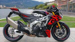 Aprilia Tuono V4 Factory (2021 - 24) 