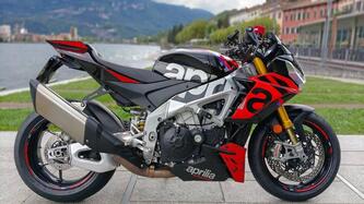Aprilia Tuono V4 Factory (2021 - 24) usata