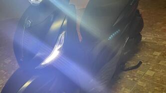 Piaggio Beverly 300 Hpe (2021)