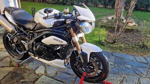 Triumph Speed Triple 1050 ABS (2011 - 15) 