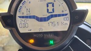 Moto Guzzi V9 Bobber (2021 - 25) 
