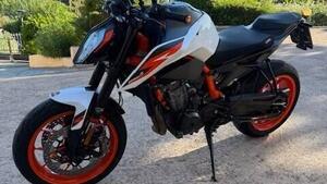 KTM 890 Duke R (2021) 