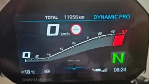 Bmw F 900 R (2021 - 24)  (9)