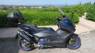 Yamaha T-Max 560 (2022 - 24) usata