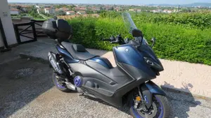 Yamaha T-Max 560 (2022 - 24)  (2)