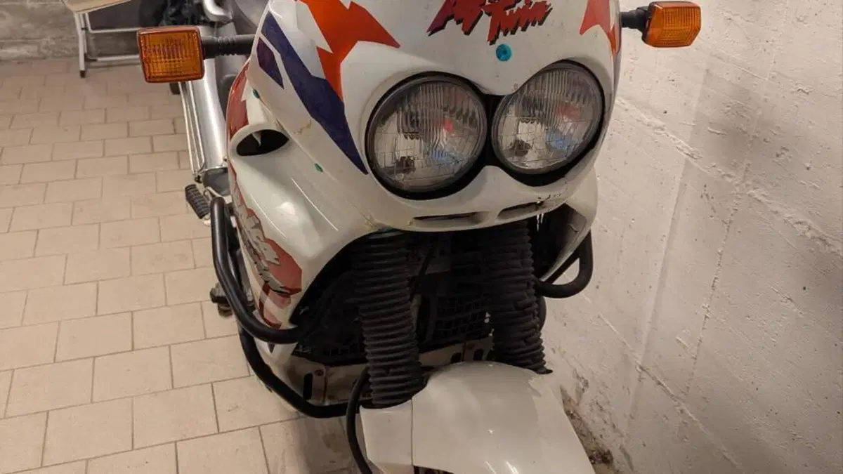 Honda Africa Twin XRV 750 (1996 - 02)  (4)