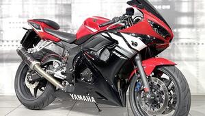 Yamaha YZF R6 (2003 - 04) 
