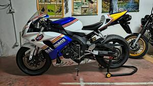 Honda CBR 1000 RR Fireblade (2006 - 07) 