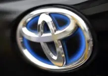 Richiamo Toyota: ll display che si spegne durante la guida colpisce 900.000 auto