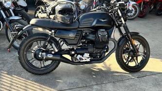 Moto Guzzi V7 III Stone S (2020) usata