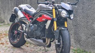 Triumph Speed Triple 1050 R ABS (2016 - 17)