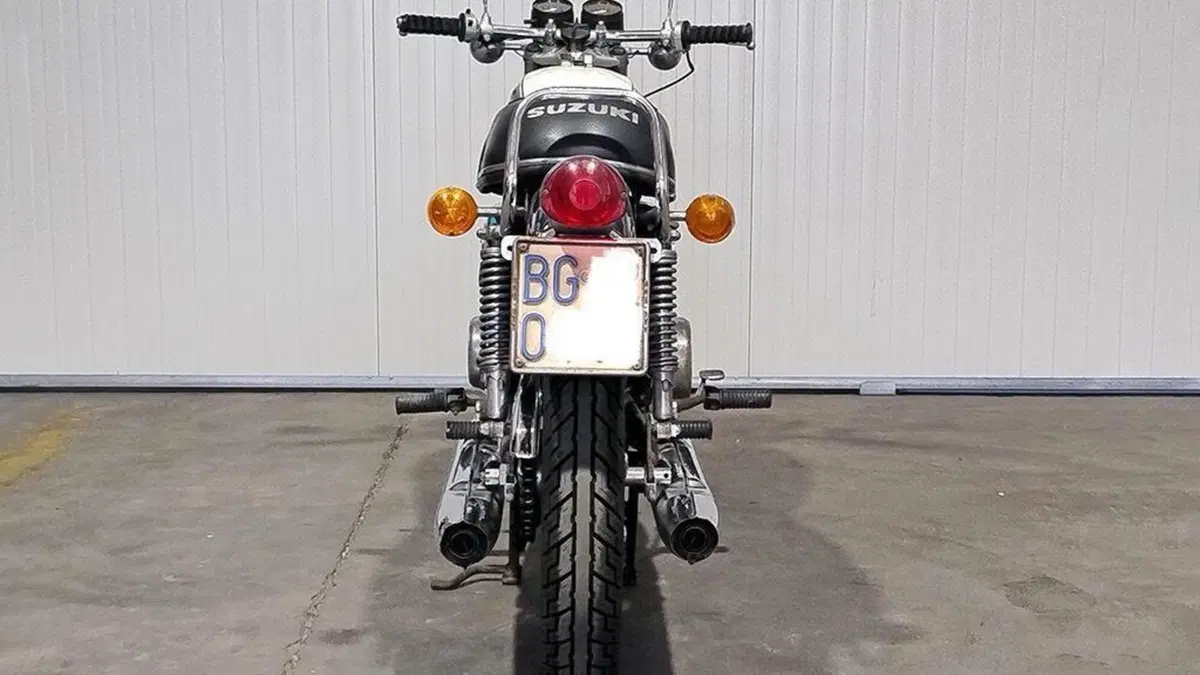 Suzuki   (3)