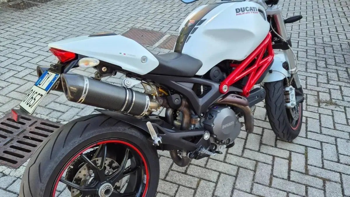 Ducati Monster 796 (2010 - 13)  (2)