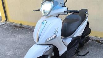 Piaggio Beverly 350 SportTouring ie ABS (2011 - 17) usata