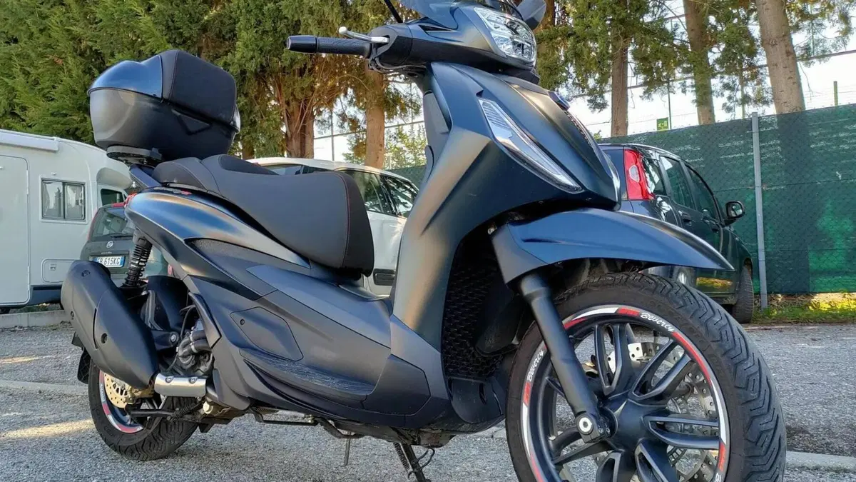 Piaggio Beverly 300 Hpe (2021) 