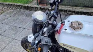 Husqvarna Vitpilen 401 (2018 - 19)  (2)