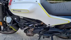 Husqvarna Vitpilen 401 (2018 - 19)  (3)