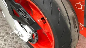 Aprilia Tuono V4 Factory (2021 - 24)  (6)