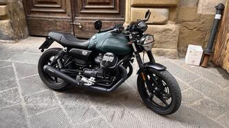 Moto Guzzi V7 Stone (2021 - 24)