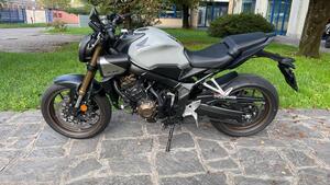 Honda CB 650 R E-Clutch (2024 - 25) 