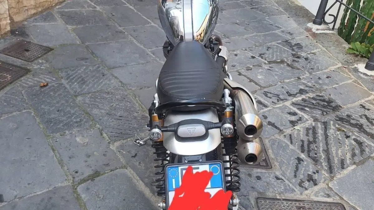 Triumph Scrambler 1200 XE Chrome Edition (2023)  (4)