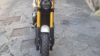 Triumph Scrambler 1200 XE Chrome Edition (2023) usata