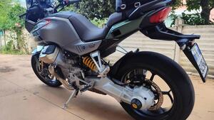 Moto Guzzi V100 Mandello S (2025) 