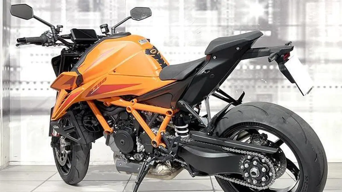 KTM 1390 Super Duke R (2024 - 26)  (2)