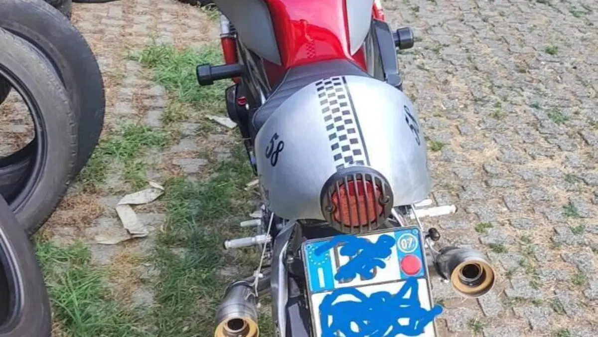 Aprilia Tuono 1000 R (2006 - 10)  (3)